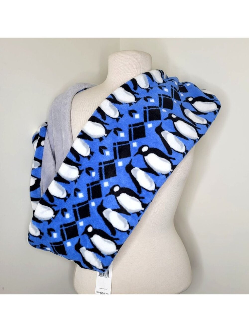 NWT Vera Bradley FLEECE INFINITY SCARF Blue Penguin Pattern soft cozy classic - Picture 1 of 6